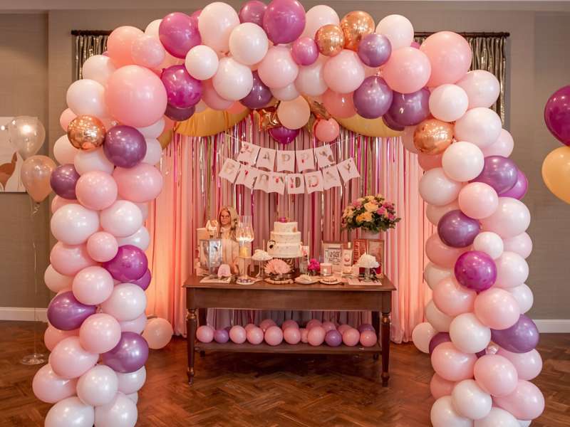 DIY Balloon Garland for kids party