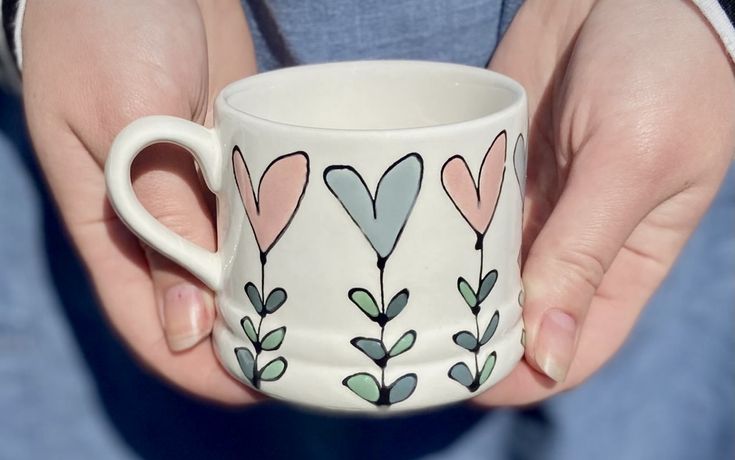 Adorable Ceramic Mug Painting Ideas for Kids That Make the Sweetest Keepsakes