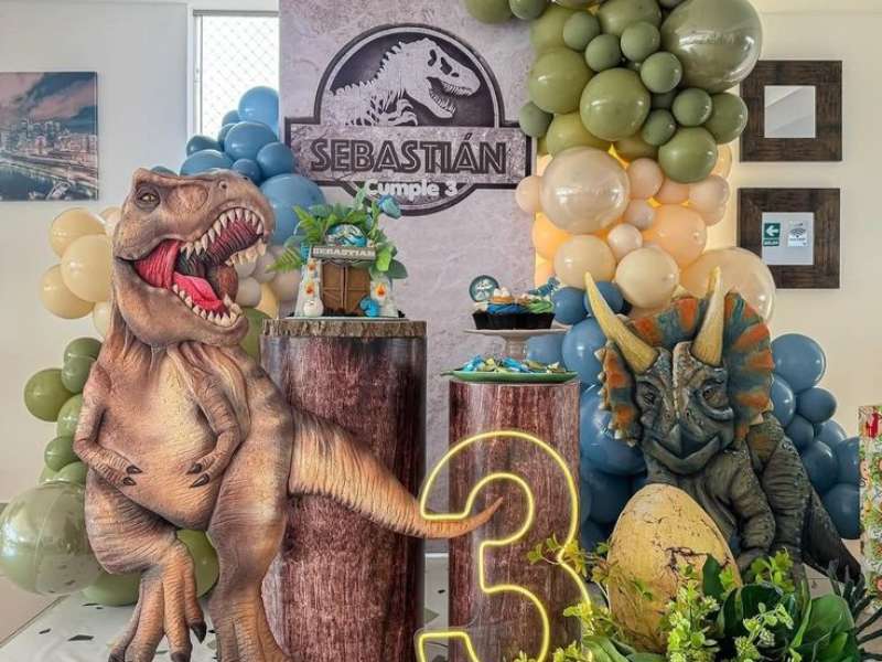 Dinosaur party theme