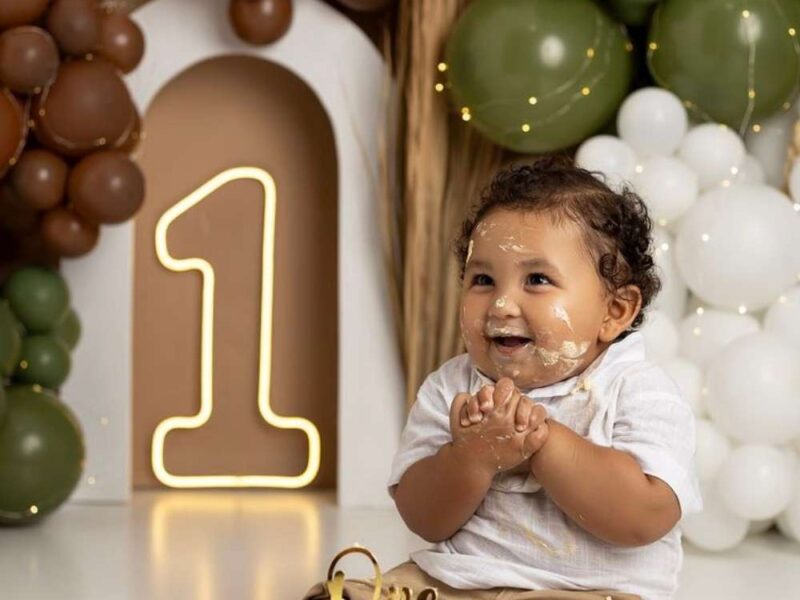How to Create a Stunning Cake Smash Setup for Your Baby’s First Birthday Photos
