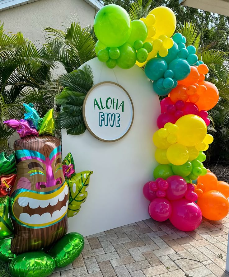 Use Balloons to Bring the Theme to Life