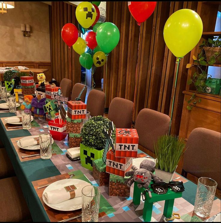 Build Minecraft Centerpieces