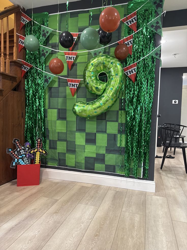Build a Minecraft Party Backdrop Wall