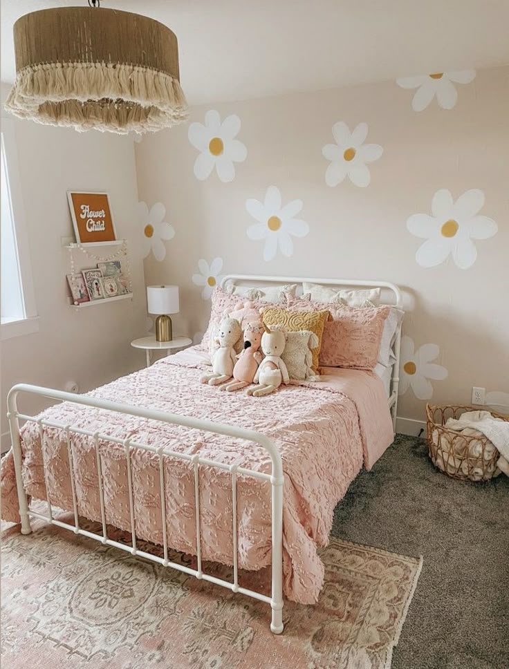 Decorate With Neutral Furniture and Colorful Accessories
