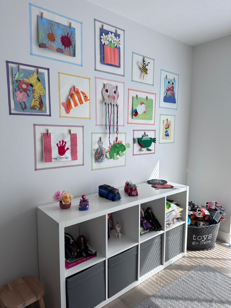 Display Artwork Instead of Hiding It