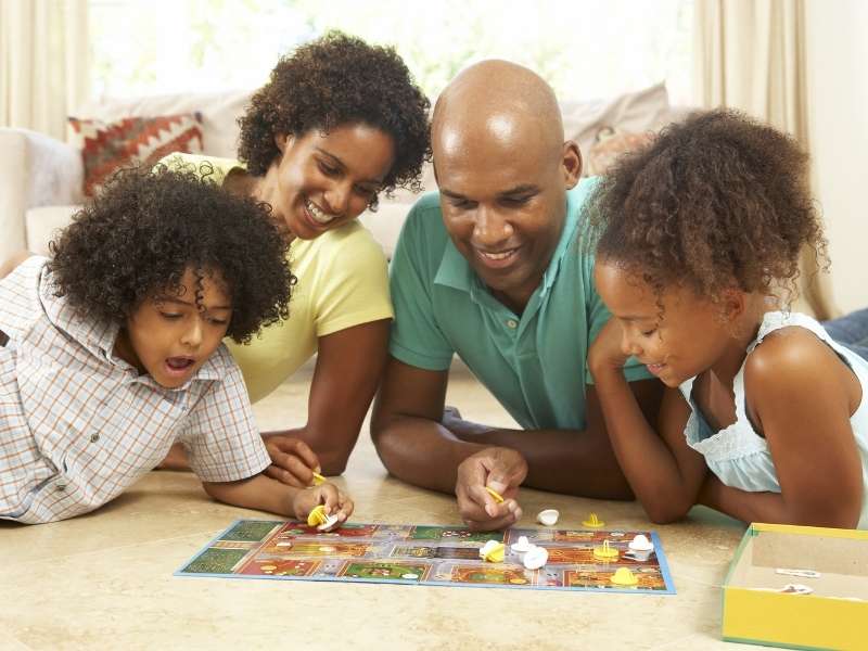 How to Plan a Fun Family Game Night