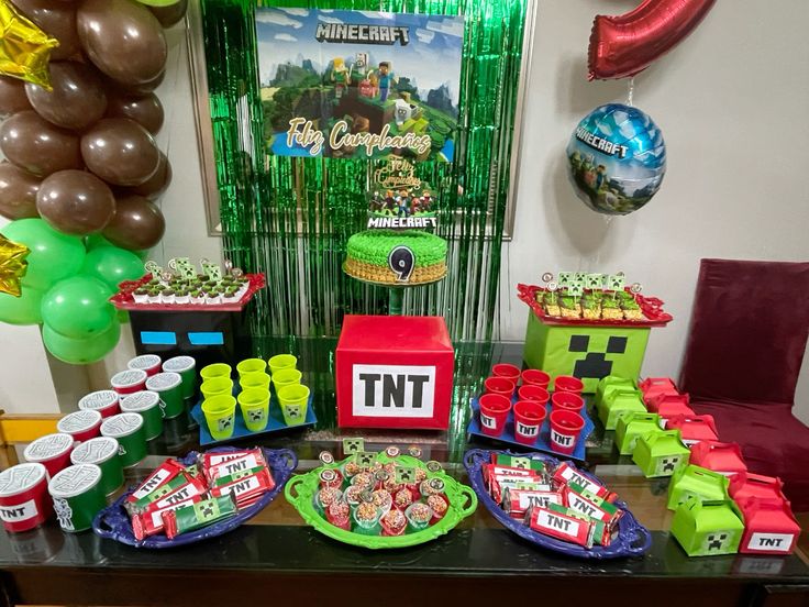 Make the Dessert Table Look Like a Minecraft Build