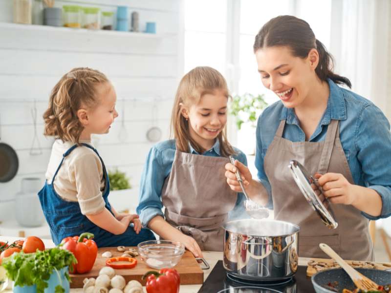 kids helping to cook