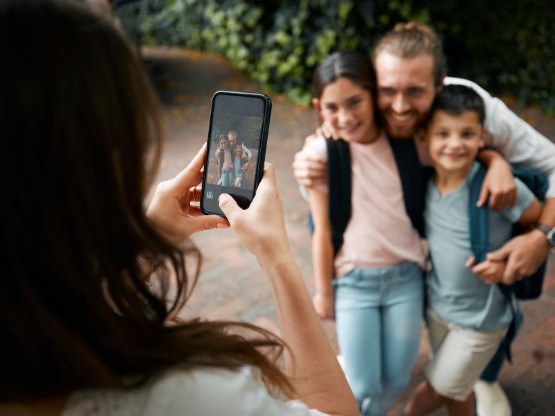 Take a Sibling Photo Before Everyone Leaves