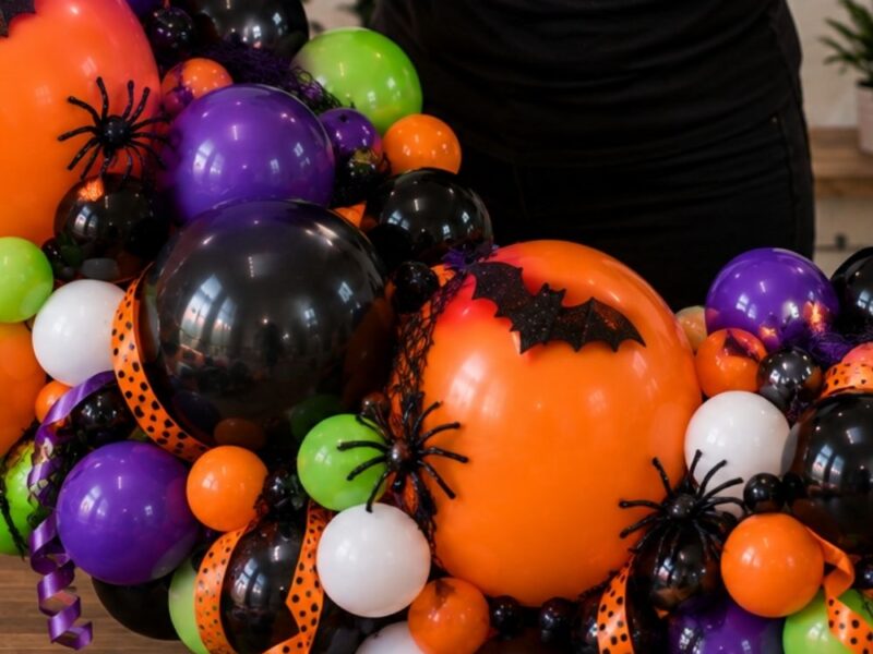 How to Make a Spooky Halloween Balloon Garland Kids Will Love
